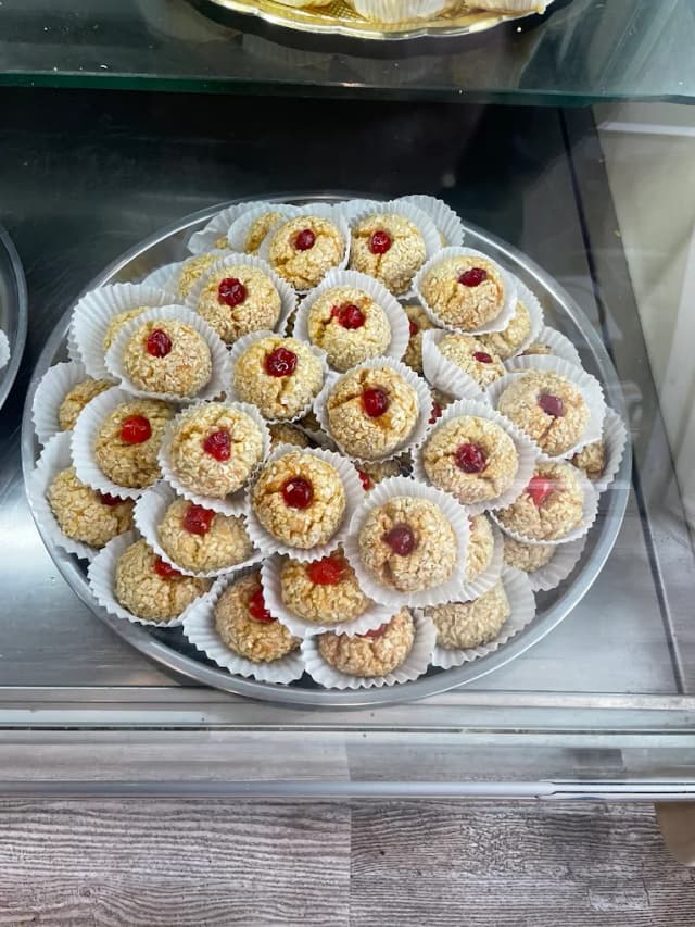 Mchewek aux amandes en vitrine